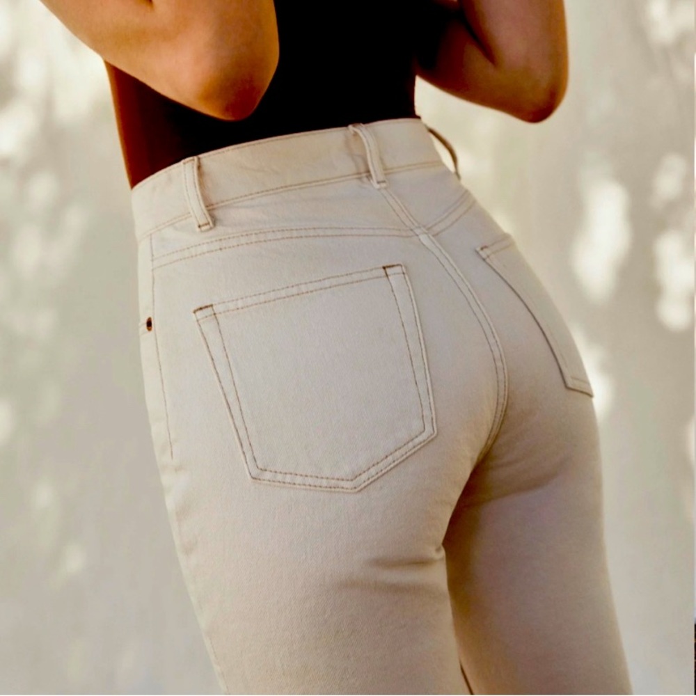 Reformation Cynthia Straight Highrise Jeans in Bone Size 28